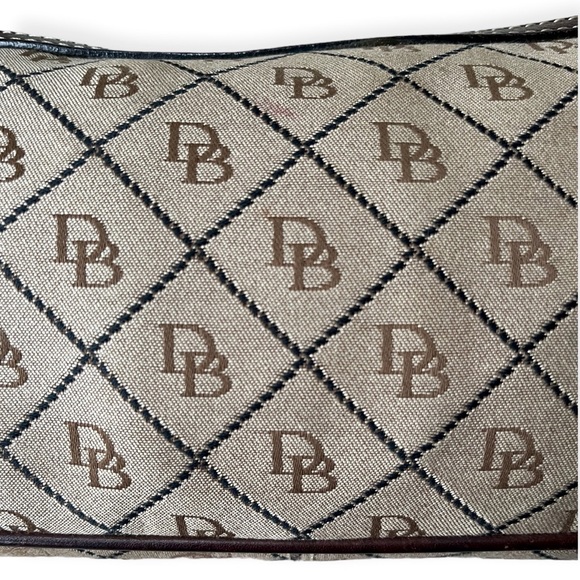 Dooney & Bourke Tan & Brown Signature Logo Maxi Quilt Baguette Shoulder Bag - Picture 15 of 15